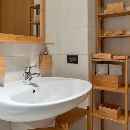 Free Parking & Free Wifi- Near Historic Center & Pet Friendly Apartment